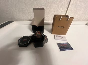 Casio Gshock édition limité Volcano