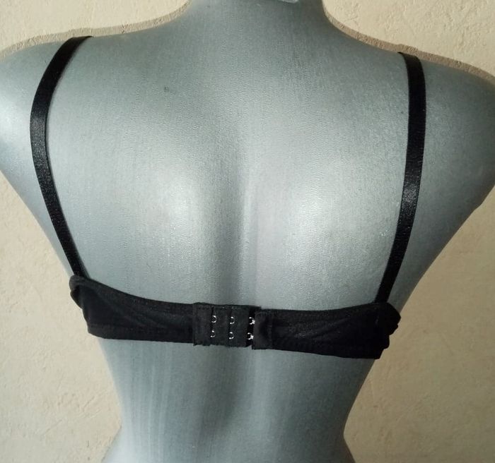 soutien gorge noir femme taille 100C - photo numéro 4