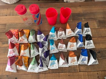 Lot So Shape 29 berlingots + 2 shakers et 2 bols