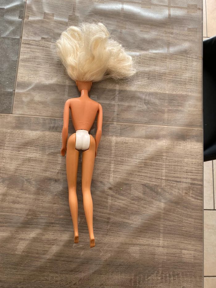 Barbie avec robe et chaussures - photo numéro 3