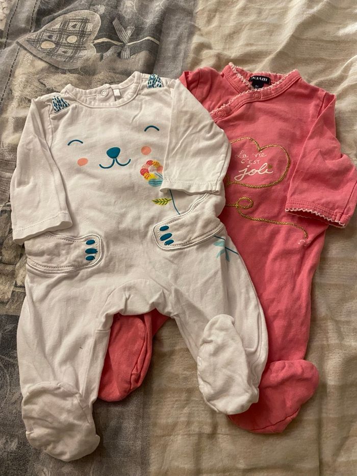 4 pyjama TBE taille 1 mois kiabi orchestra HM - photo numéro 2