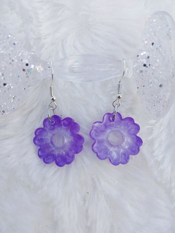 Boucles d'oreilles fleurs violettes 