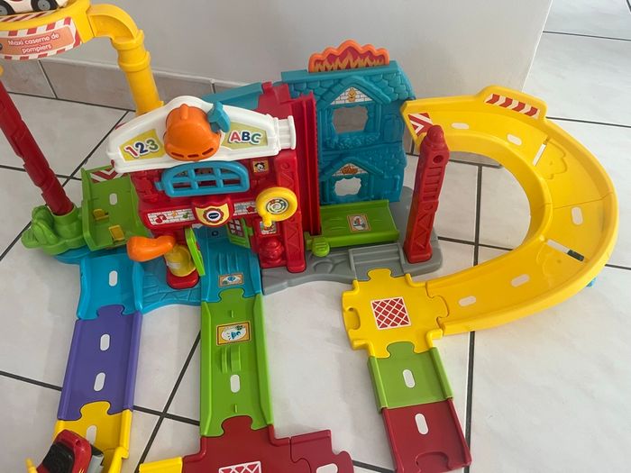 Tut Tut Bolides Caserne