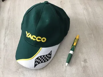 Casquette yacco et stylo