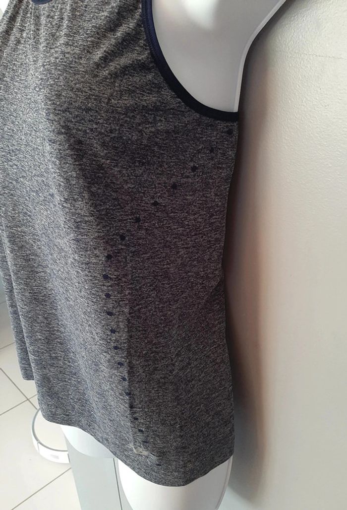 Haut de sport New Balance gris taille S - photo numéro 2