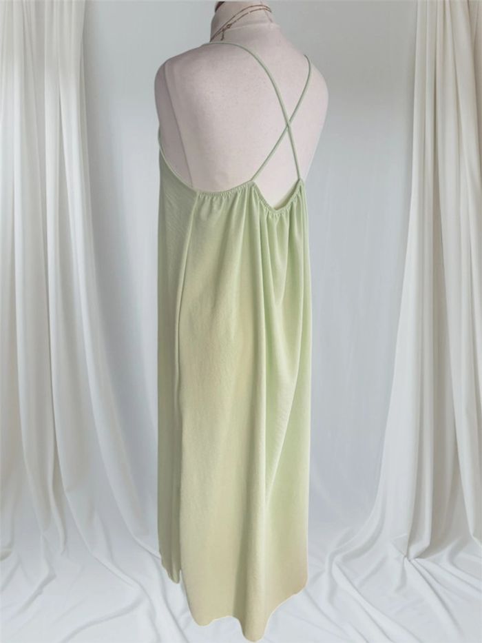 Magnifique robe d’été dos croisé fluide vert claire pistache taille S/M