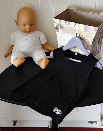 🖤 Débardeur garçon – 5 ans – Noir – Très bon état 🖤