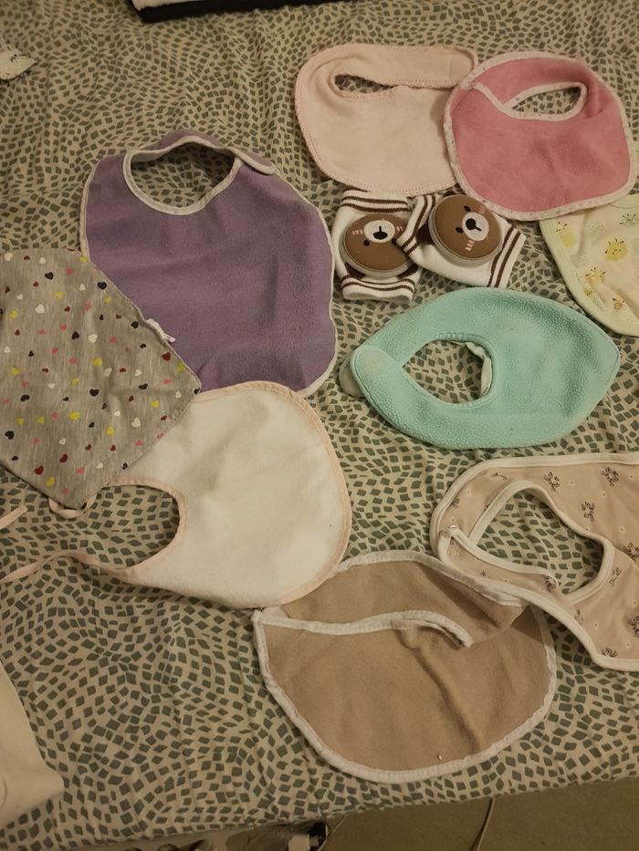 lot de bavoirs - photo numéro 4