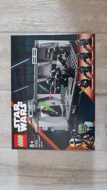 Lego Star Wars 75324 L'attaque des Dark Troopers