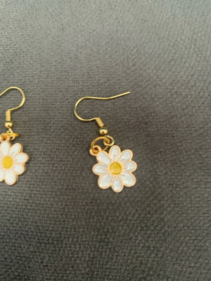 boucles d'oreilles fleurs - photo numéro 3