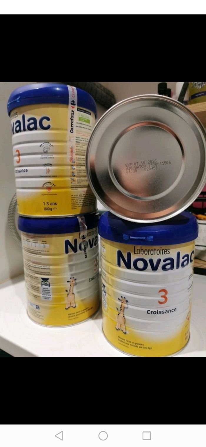 Lot de 4 laits Novalac 3 croissance neuf valable jusqu'àu 07/10/2026