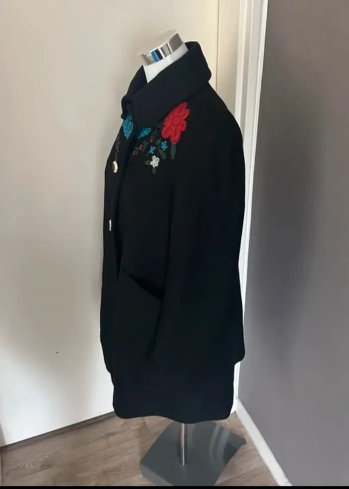 Zara veste ,caban, manteau en laine noire, broderie fleur taille L/40 - photo numéro 3