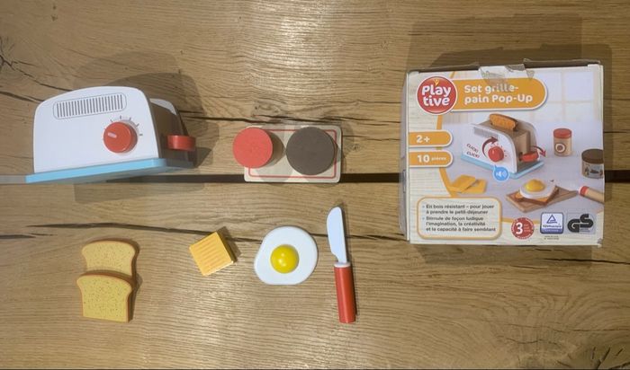Set grille pain pop Up 10 pièces en bois complet Play tive dans son carton d’origine