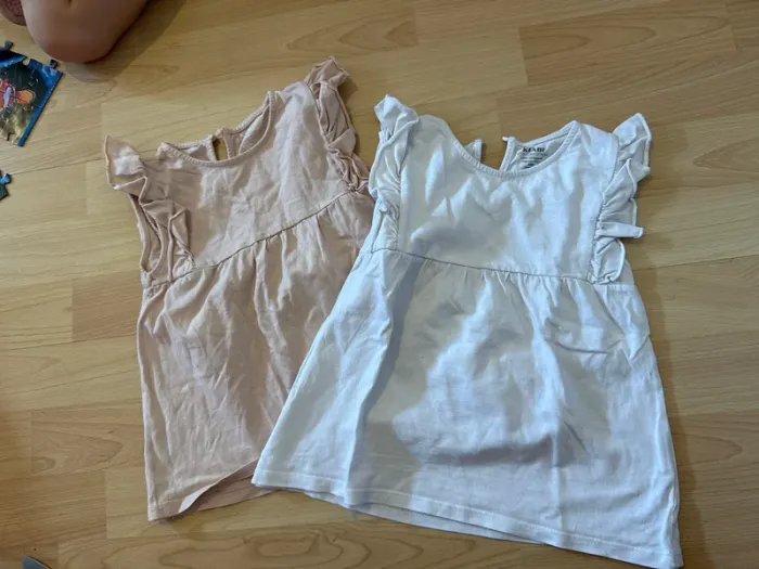 Lot de deux débardeurs T-shirt Kiabi 24 mois