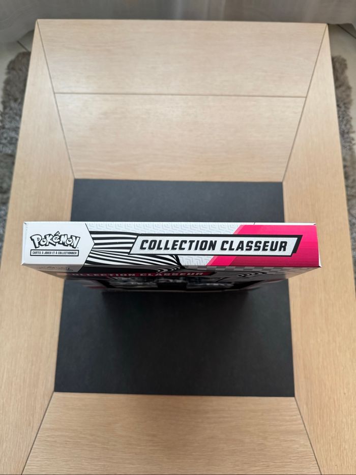 Pokemon Coffret Collection Classeur Flamme Blanche Écarlate et Violet EV10.5  Neuf Français - photo numéro 3