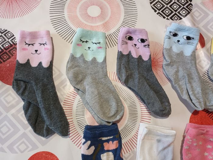 Lot 10 paires de chaussettes 👧 taille 24 26 - photo numéro 3