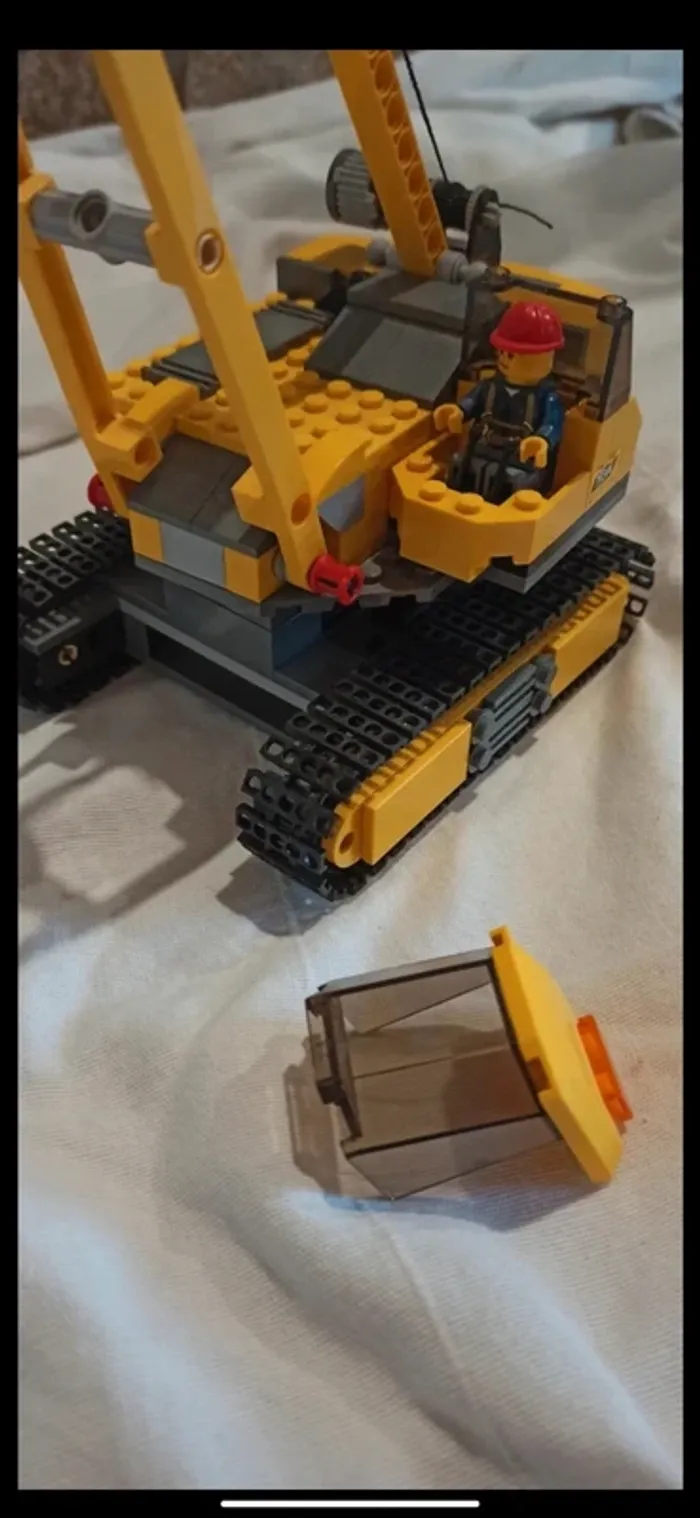 Véhicule engin de démolition tournant sur chenilles lego - photo numéro 8