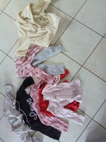 Lot bébé fille de 18 mois avec  5 hauts à manches longues, 2 leggings pat patrouille et une veste polaire