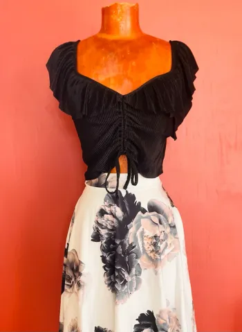 Magnifique top plissé noir col cœur et volants