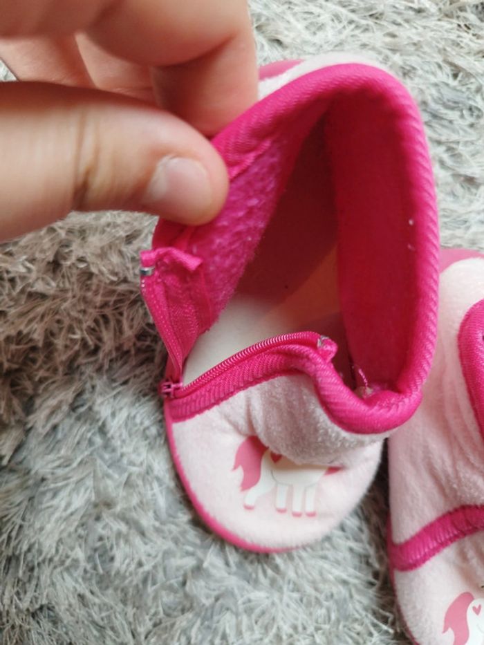 Joli petit chausson rose fermeture éclair pointure 23 licorne - photo numéro 4