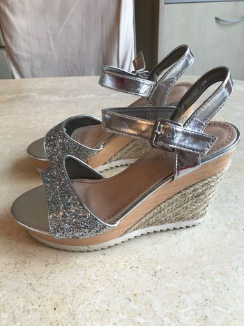 SANDALES COMPENSEES "NIO NIO" ARGENTEES - POINTURE : 39