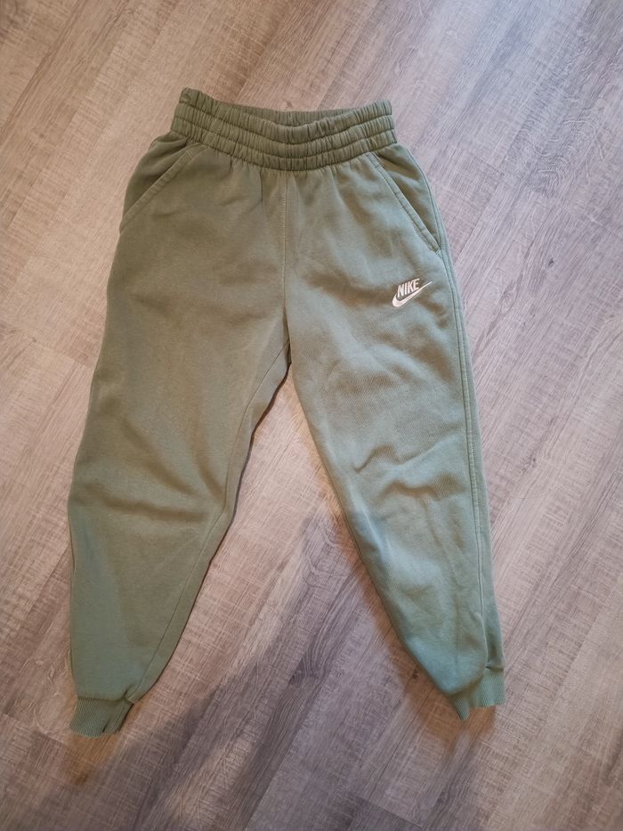 Nike enfant 8-9 ans - photo numéro 2