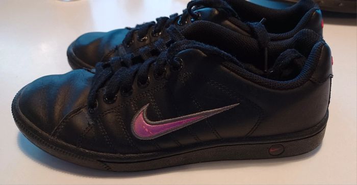 Tennis Nike Noir et Rose