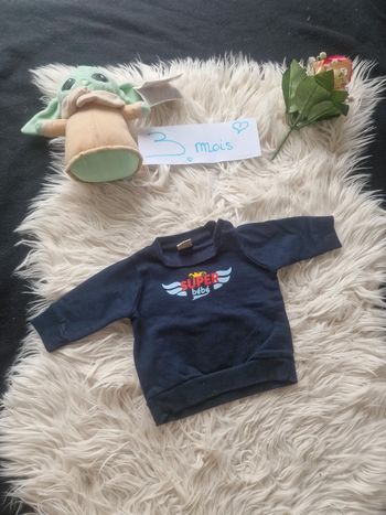 Pull super bébé