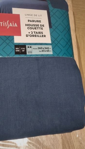 Housse de couette 240x260 neuf et ses 2 taies d'oreillers 100% coton