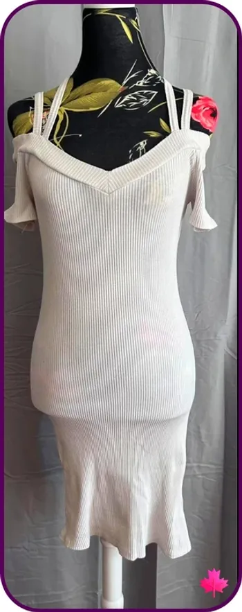 🌷superbe robe moulante crème 🌷