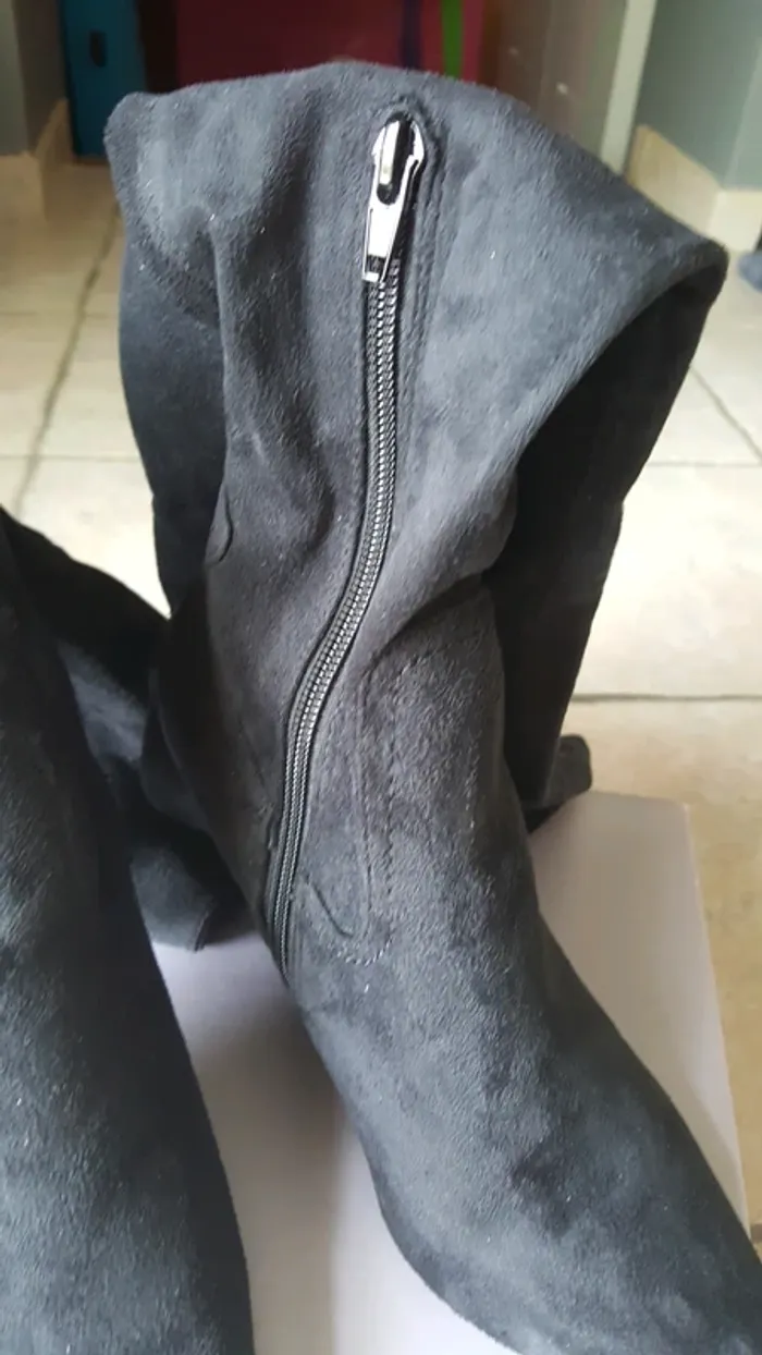 Cuissardes noire en velours taille 37 - photo numéro 2