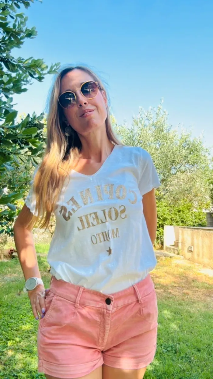 Tee-shirt coton avec inscription dorées pailletées - photo numéro 3