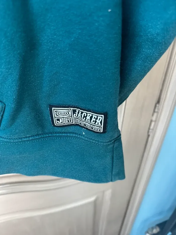 Sweat Jacker Part III Chapitre 1 bleu canard taille L - photo numéro 3