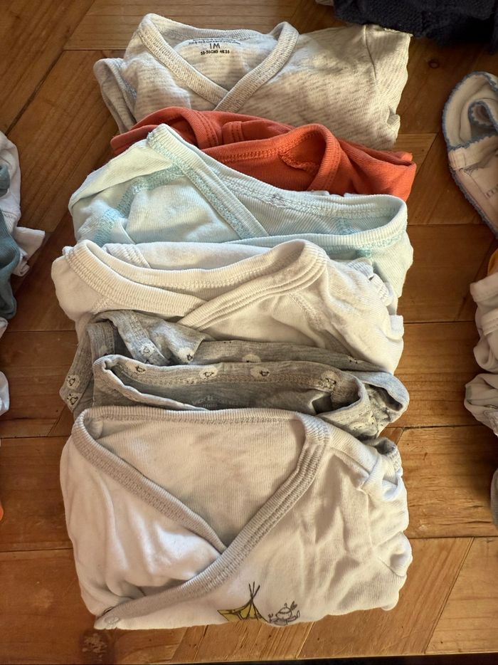 Lots de 17 bodies - photo numéro 3