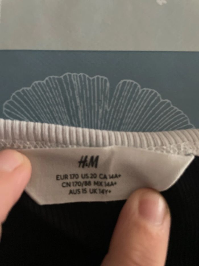 Lot 1 débardeur noir et 1 teeshirt type marinière 14ans - photo numéro 3