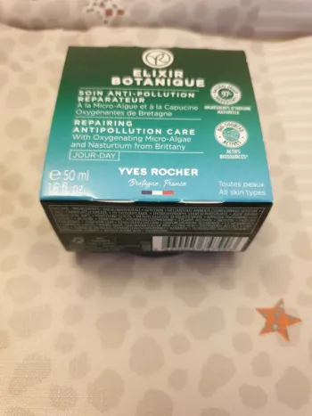 Soin anti-pollution réparateur Yves Rocher