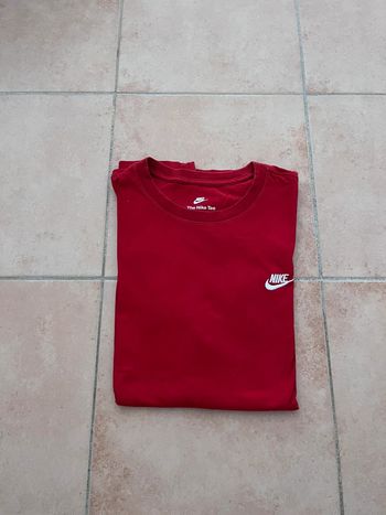 T-shirt Nike rouge