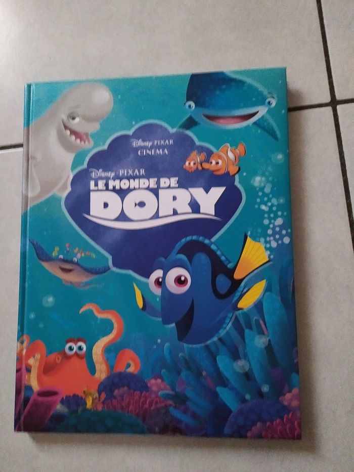 Livre le monde de dory