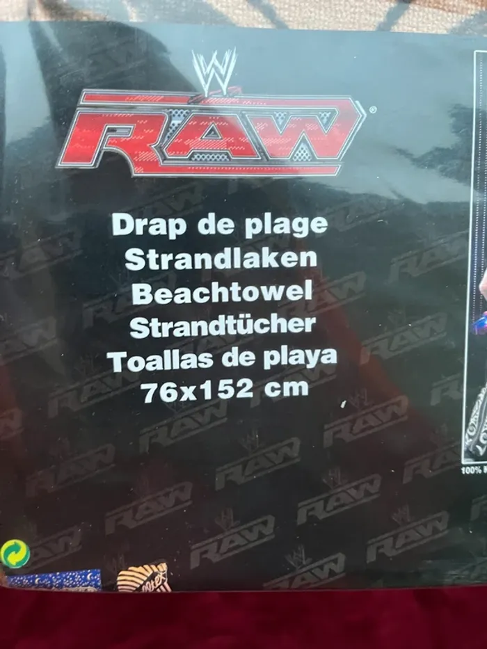 Serviette de plage WWE Raw – Édition Superstars ! - photo numéro 4
