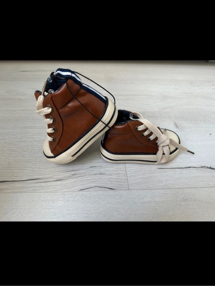 Chaussure taille 19 neuve - photo numéro 3