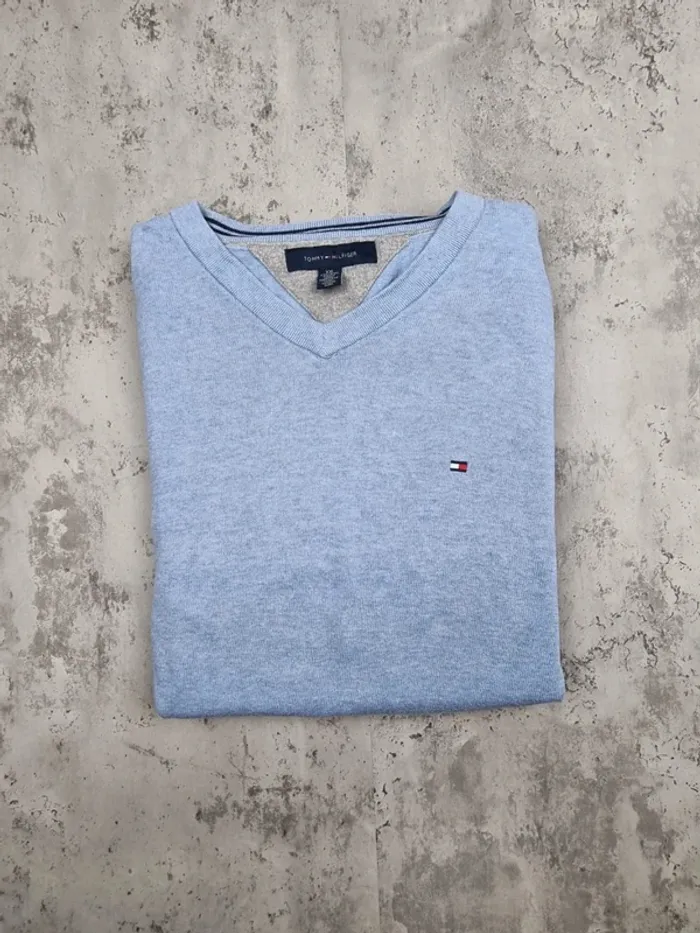 Pull col V Tommy Hilfiger bleu clair – Taille XXL Homme - photo numéro 2