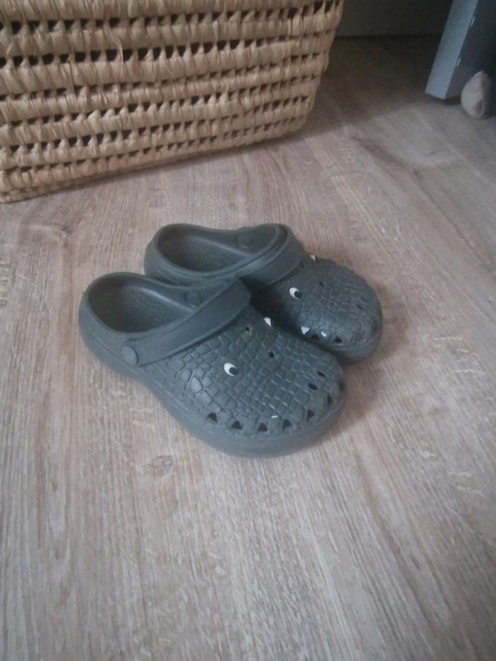 Sabot type crocs