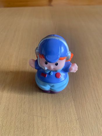 Figurine fille rousse Little people