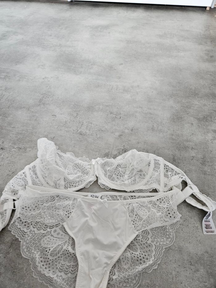 Ensemble lingerie - photo numéro 3