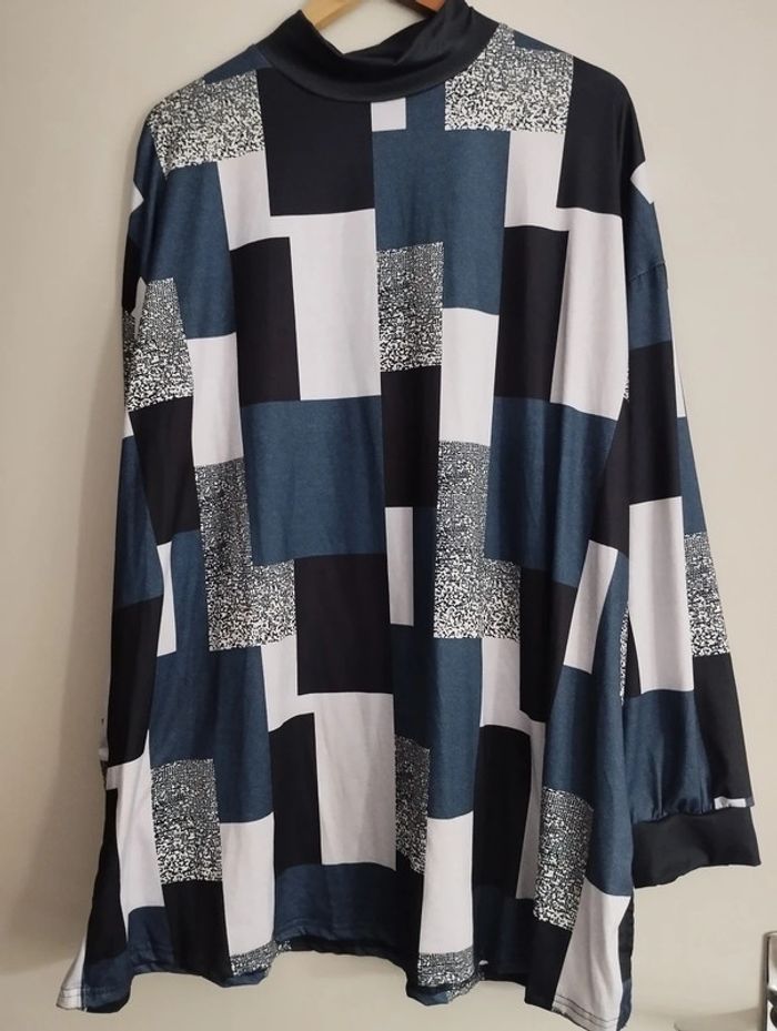 T-Shirt long col montant Shein Curve taille 3XL (50)