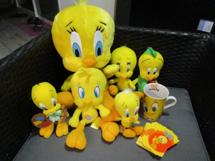 8 objets 1 titi géant+5 peluches+1 mug et 54 cartes