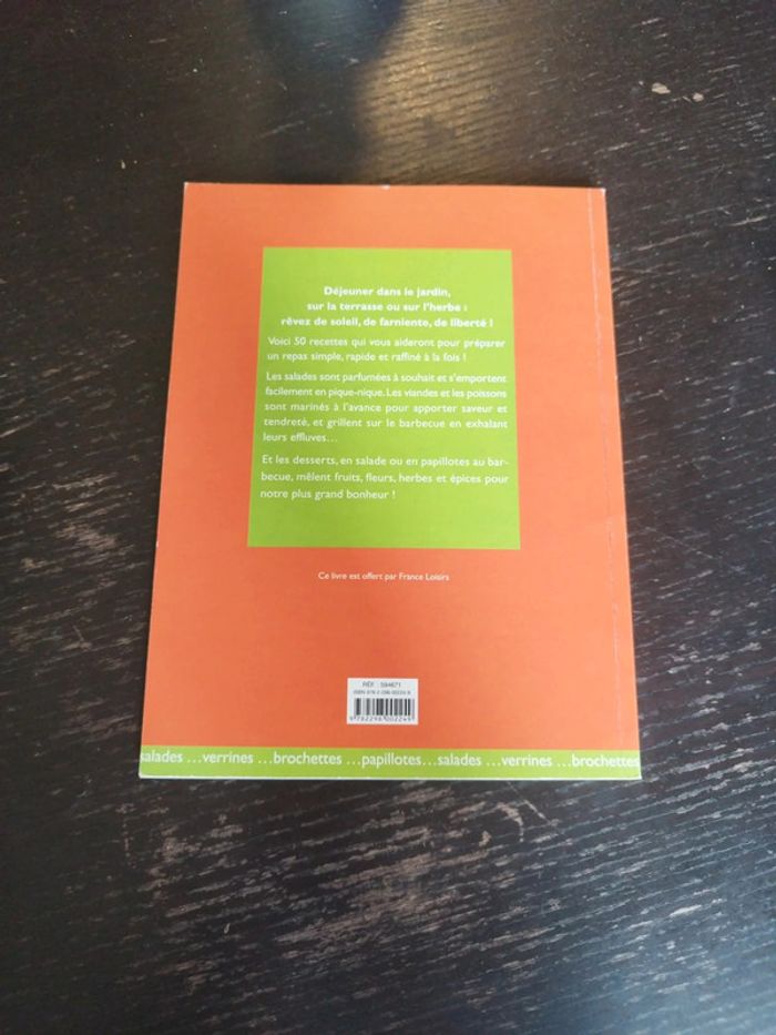 Livre de recettes "50 recettes salade et barbecue" - photo numéro 2