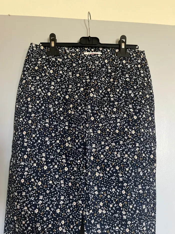 Pantalon fleuri - photo numéro 2