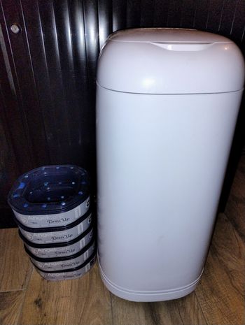 Poubelle de couches angelcare et ses recharges