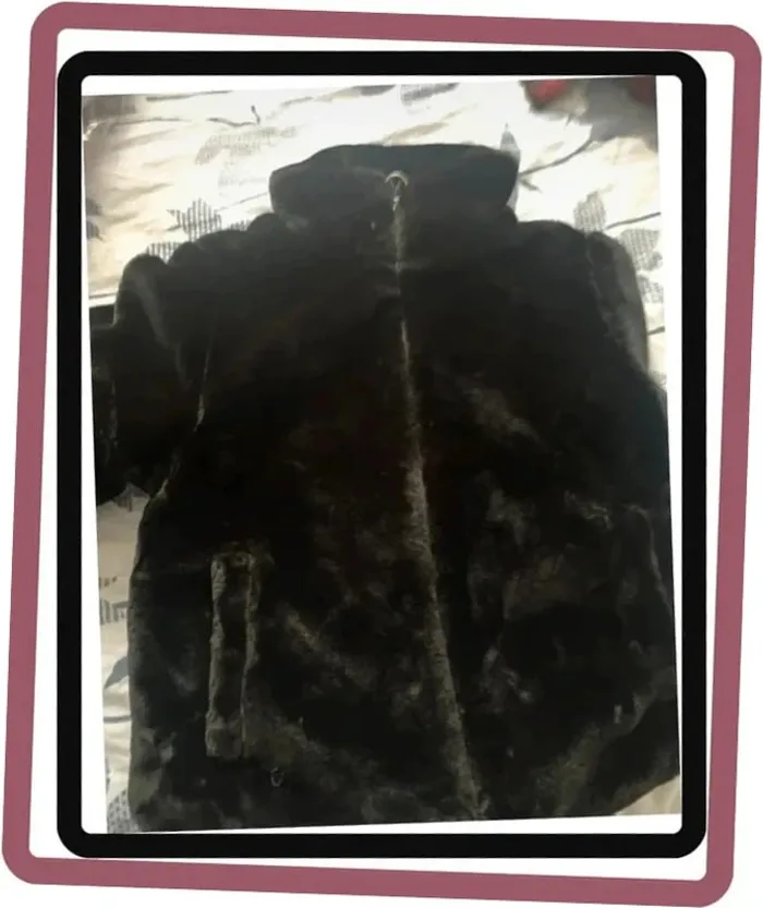 Très jolie veste coupe carrée en fausse fourrure ultra douce à fermeture éclair - T/ S Monki - photo numéro 12